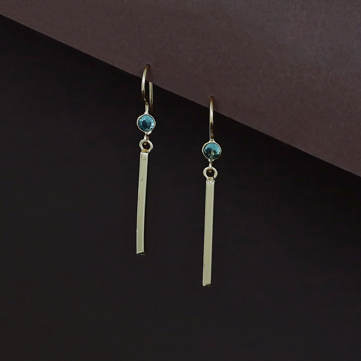 Golden Sticky Glossy Round Drop