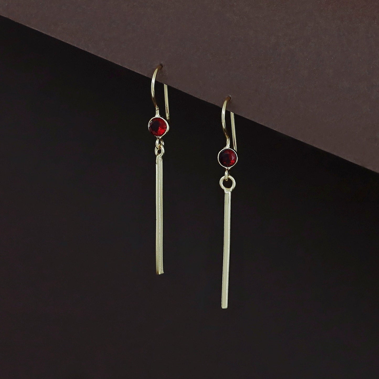 Golden Sticky Glossy Round Drop