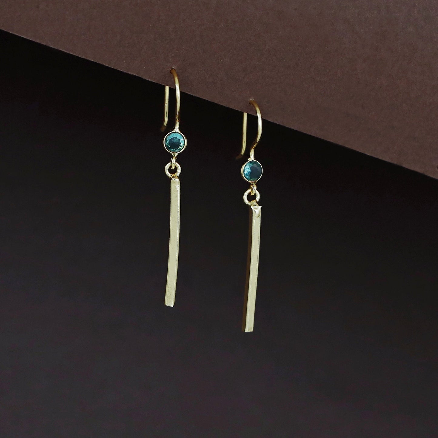 Golden Sticky Glossy Round Drop